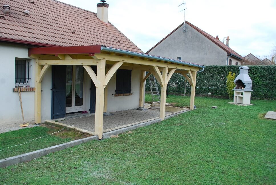 Auvent en bois, toit plat