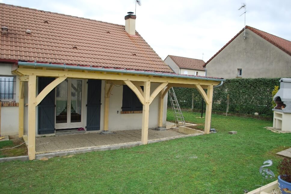 Auvent en bois, toit plat