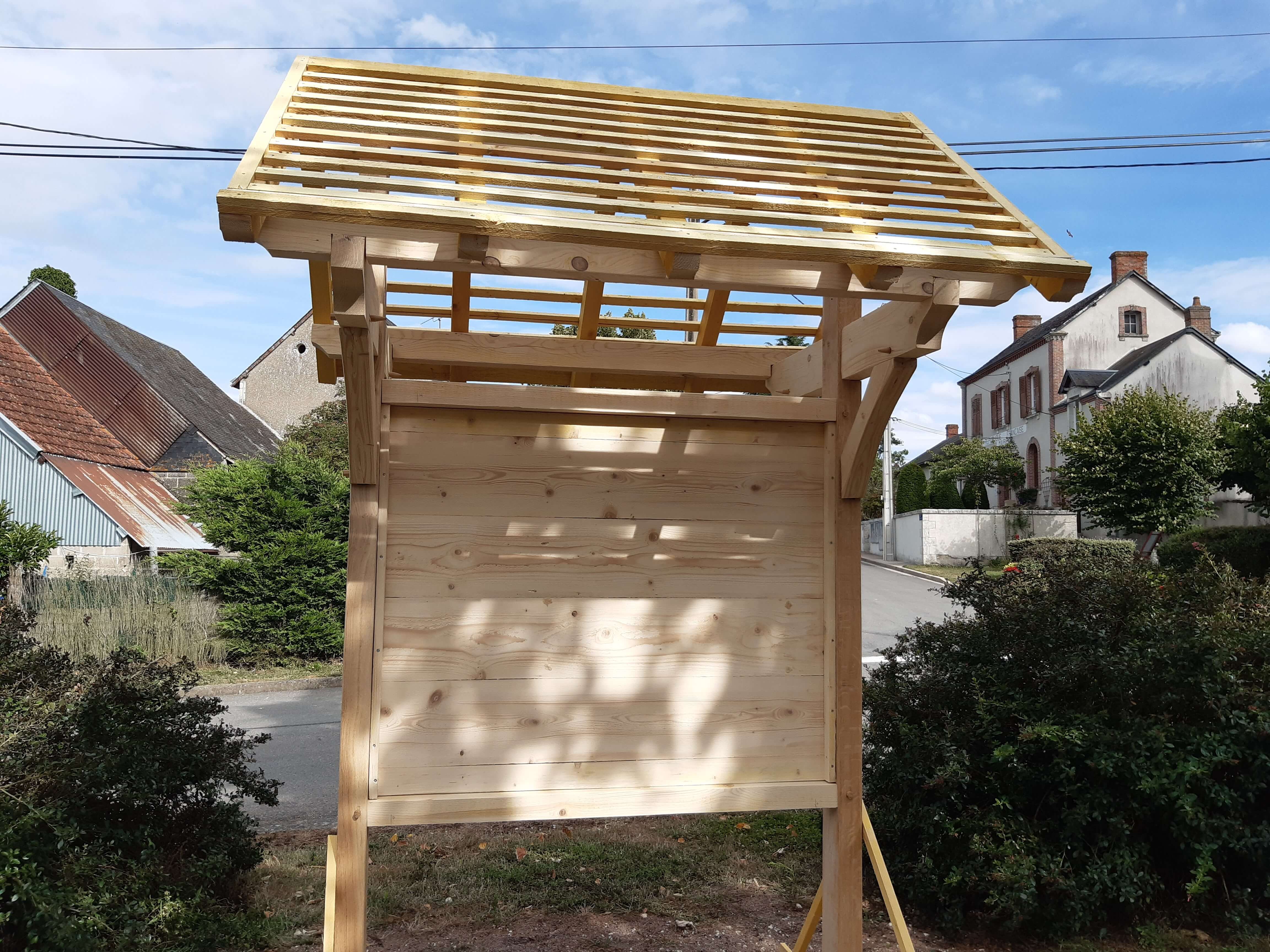 Panneau d'affichage en bois pour commune